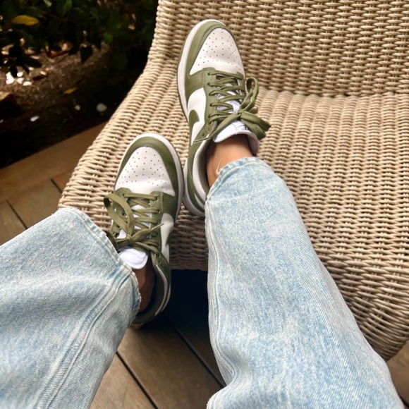 Nike | dunk low medium olive green | 7.5 - Picture 2 of 14